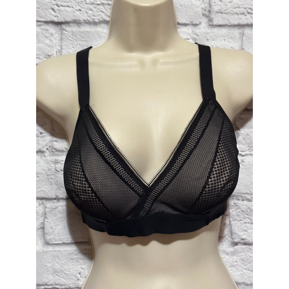 lululemon athletica black/nude sports bra Sz 32D